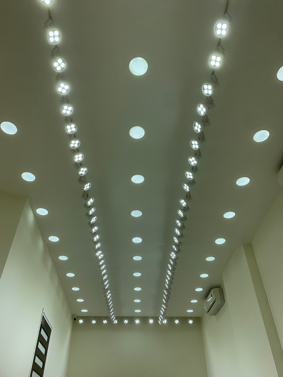 Đèn trang trí shop