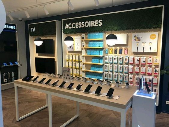 thiết kế cửa hàng điện thoại nhỏ tại dà nẵng